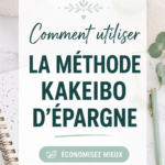 Vue d'un carnet de budget et d'un stylo avec la méthode Kakeibo en contexte