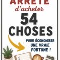 Femme souriante regardant une liste de dépenses pour économiser de l'argent