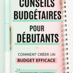 Femme souriante vérifiant son budget sur un ordinateur portable