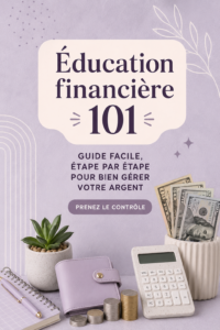 Une femme souriante planifiant ses finances personnelles avec un carnet et un ordinateur