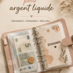 Binder ouvert avec des enveloppes pour gérer le budget et des stylos colorés
