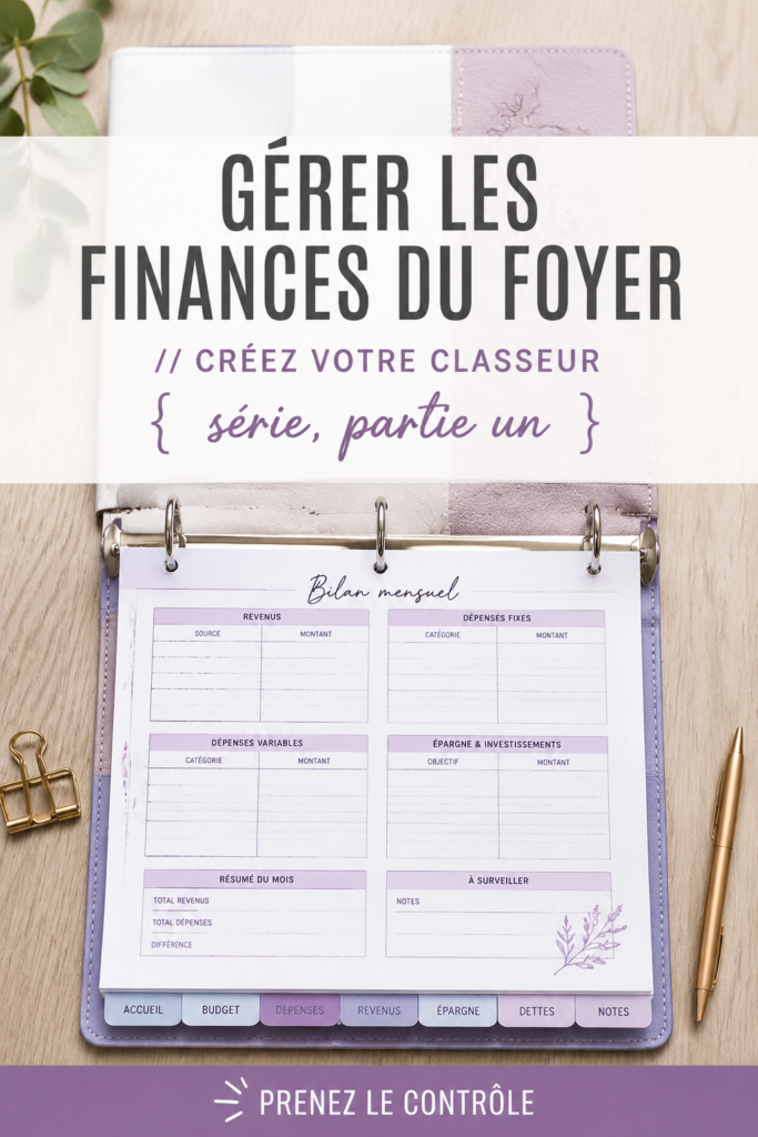 Classeur de finances ouvert sur une table avec des documents et des fournitures de bureau.