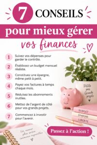 Femme prenant des notes sur un budget à la maison avec un ordinateur et un carnet.